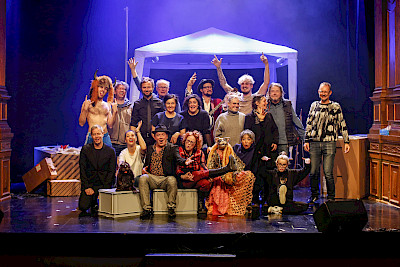 Die Bundesordner-Crew nach der gelungenen Premiere.
©Bilder: chicoartworks.com