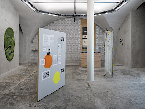 Exhibition view Sophie Taeuber-Arp / Mai-Thu Perret «Ich bin wü ü ü ü ü ü ü ü tend», Cabaret Voltaire 2022. Photo: Cedric Mussano