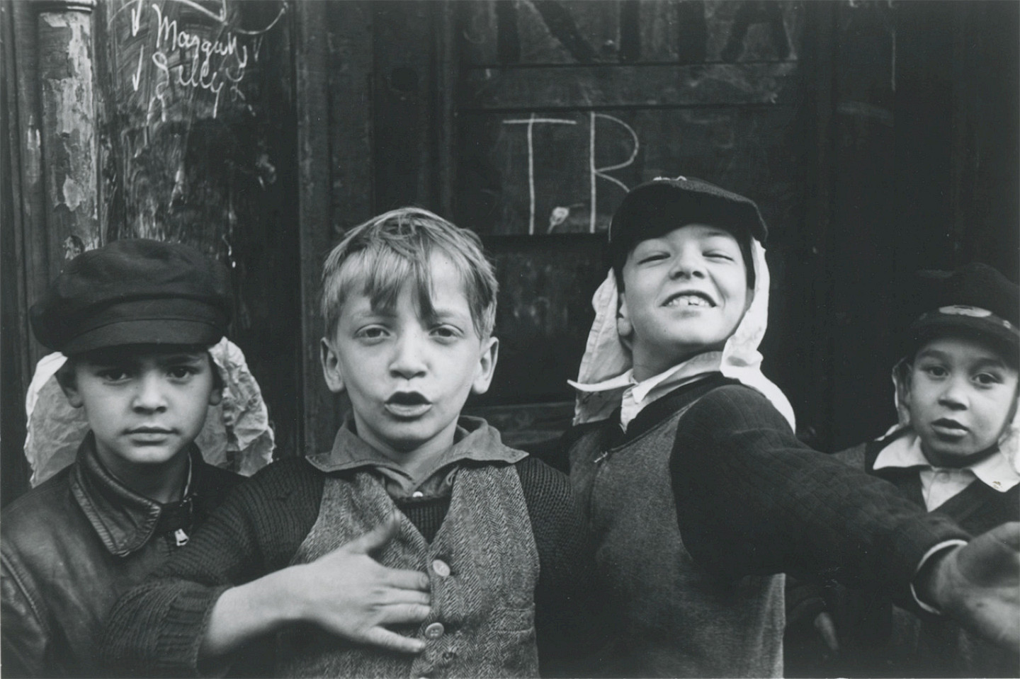 Helen Levitt, New York, c.1940 © Film Documents LLC, courtesy Zander Galerie, Köln